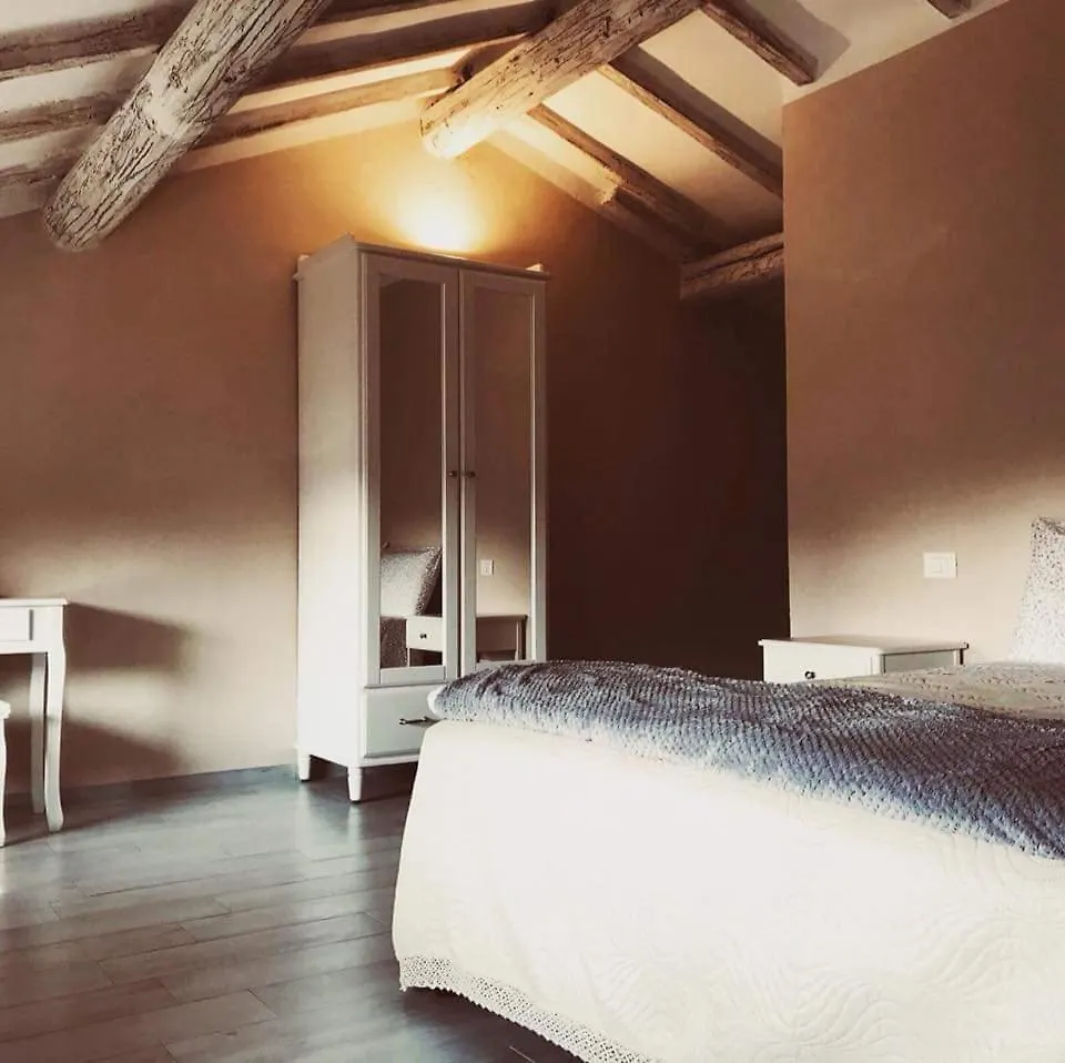 700Enolocanda Santa Giuletta