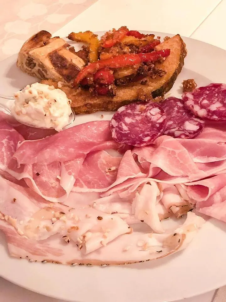 700Enolocanda Santa Giuletta 3*,